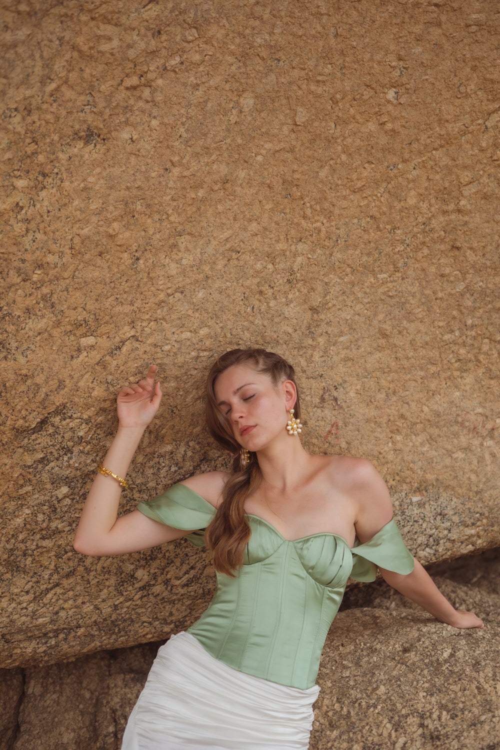 Sage Ice: Off-shoulder pleated corset