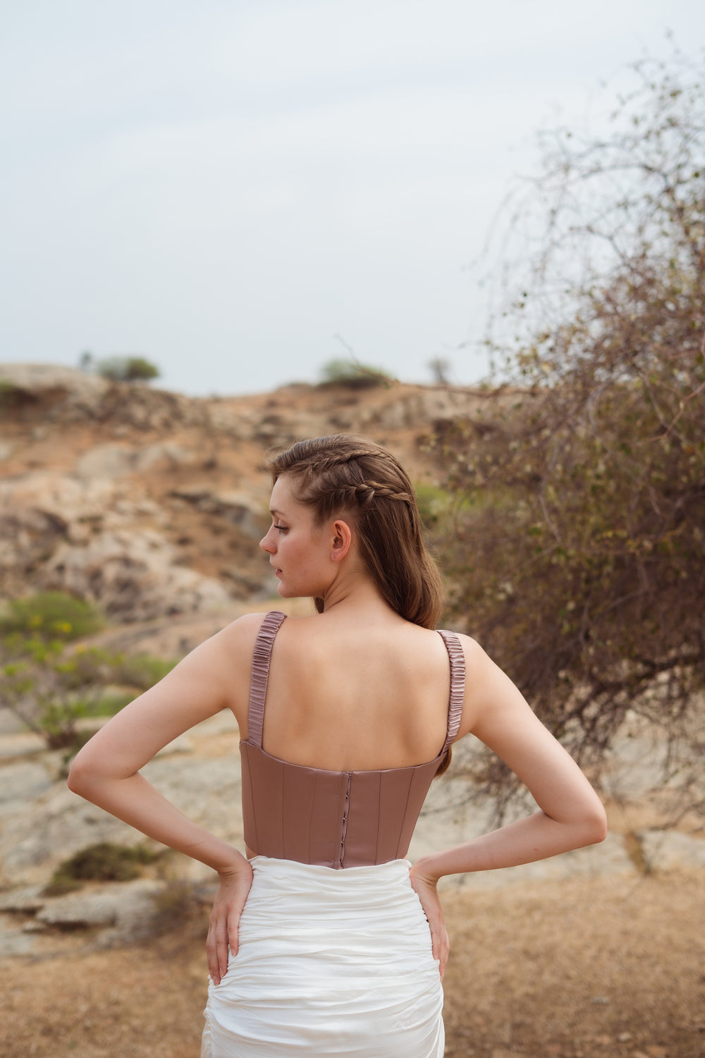 FAY : Wide Neck Corset Top With Scalloped Neck